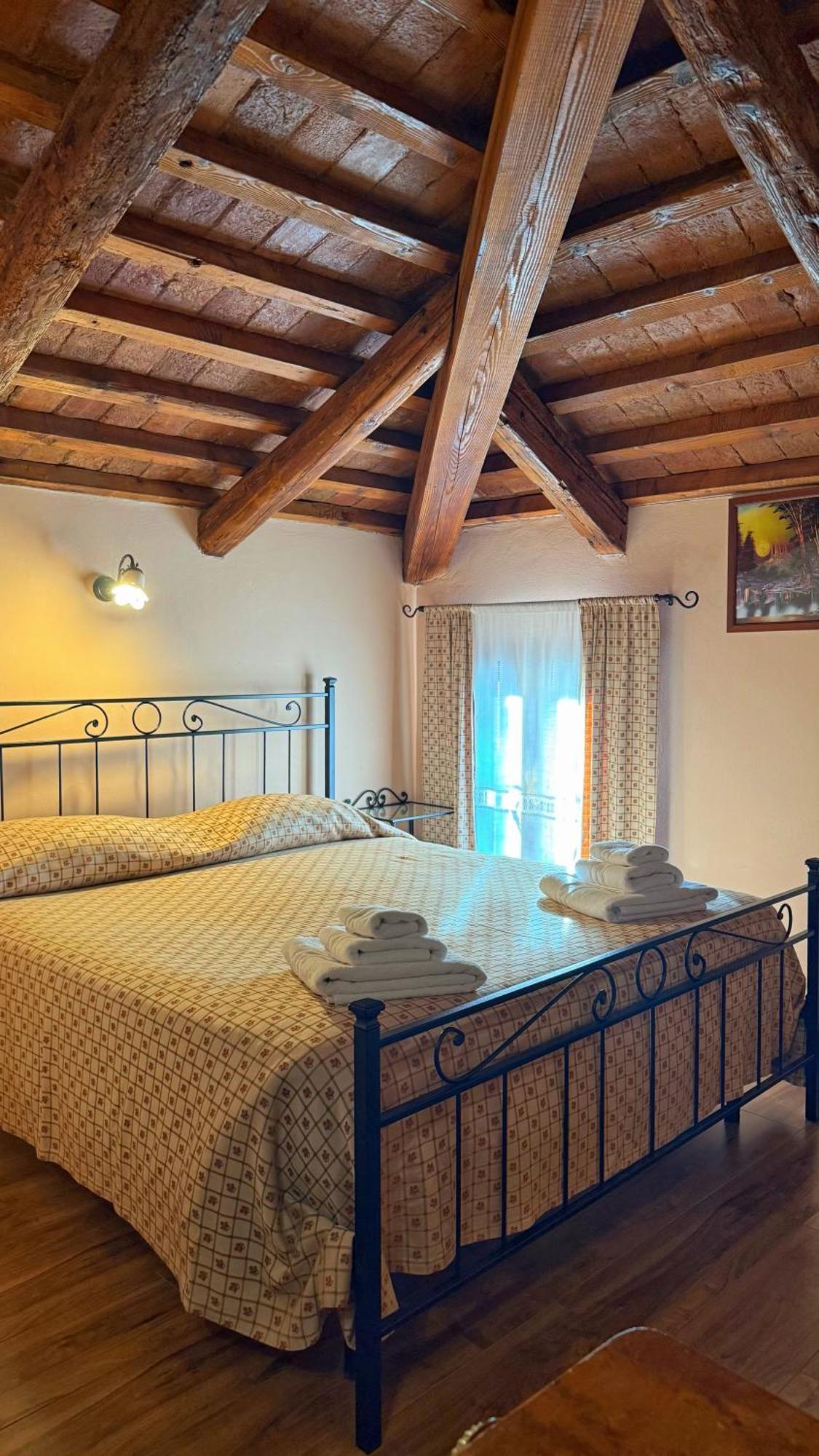La Busa Camere E Trattoria Ponte San Nicolò Exteriör bild